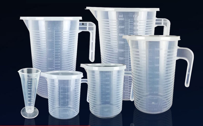 Ca Đong Nhựa Chia Vạch Có Nắp