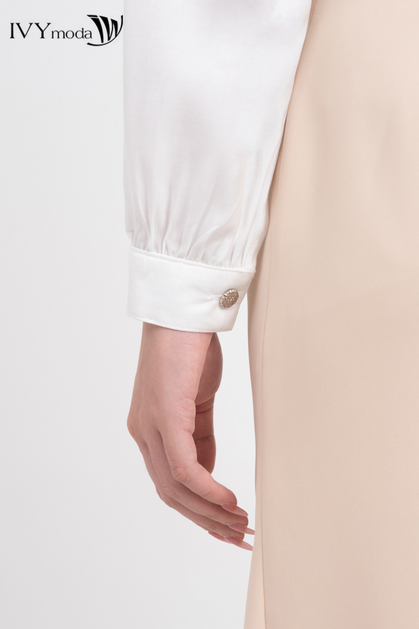 Áo sơ mi cổ sen IVY moda MS 17M7757