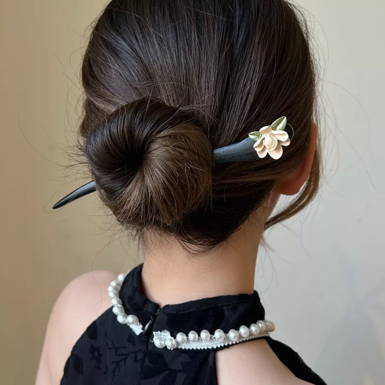 Trâm hoa thân gỗ điển mang tới nét cổ điển quý phải cho bạn