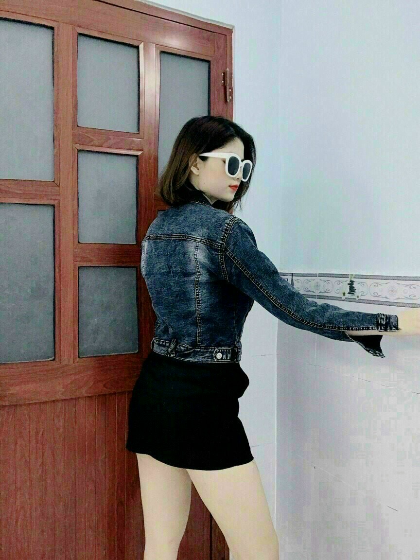 Áo khoác jean nữ body- đen bạc- size M L