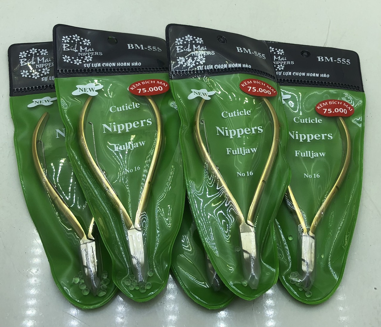 Kềm cắt da mũi dài BM-555 Nail Store
