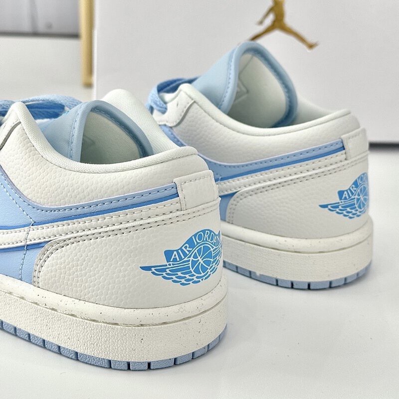 SALE  50% -𝐍𝐈𝐊𝐄 𝐀𝐈𝐑 𝐉𝐎𝐑𝐃𝐀𝐍 𝟏 𝐋𝐎𝐖 ICE BLUE RUNNING