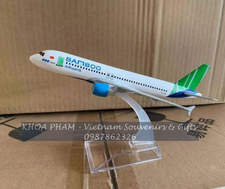 Máy Bay Bamboo Airways 20 cm Có Bánh Xe