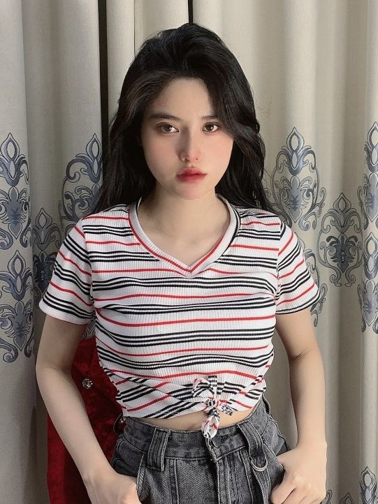 ÁO thun croptop thun gân cổ tim co giãn 4 chiều có size từ 40-70kg