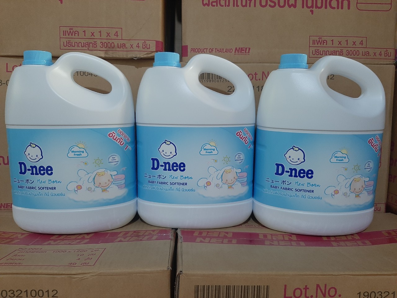 [HCM](KTT) Nước xả vải Dnee 2800ml Thái Lan- Màu Xanh