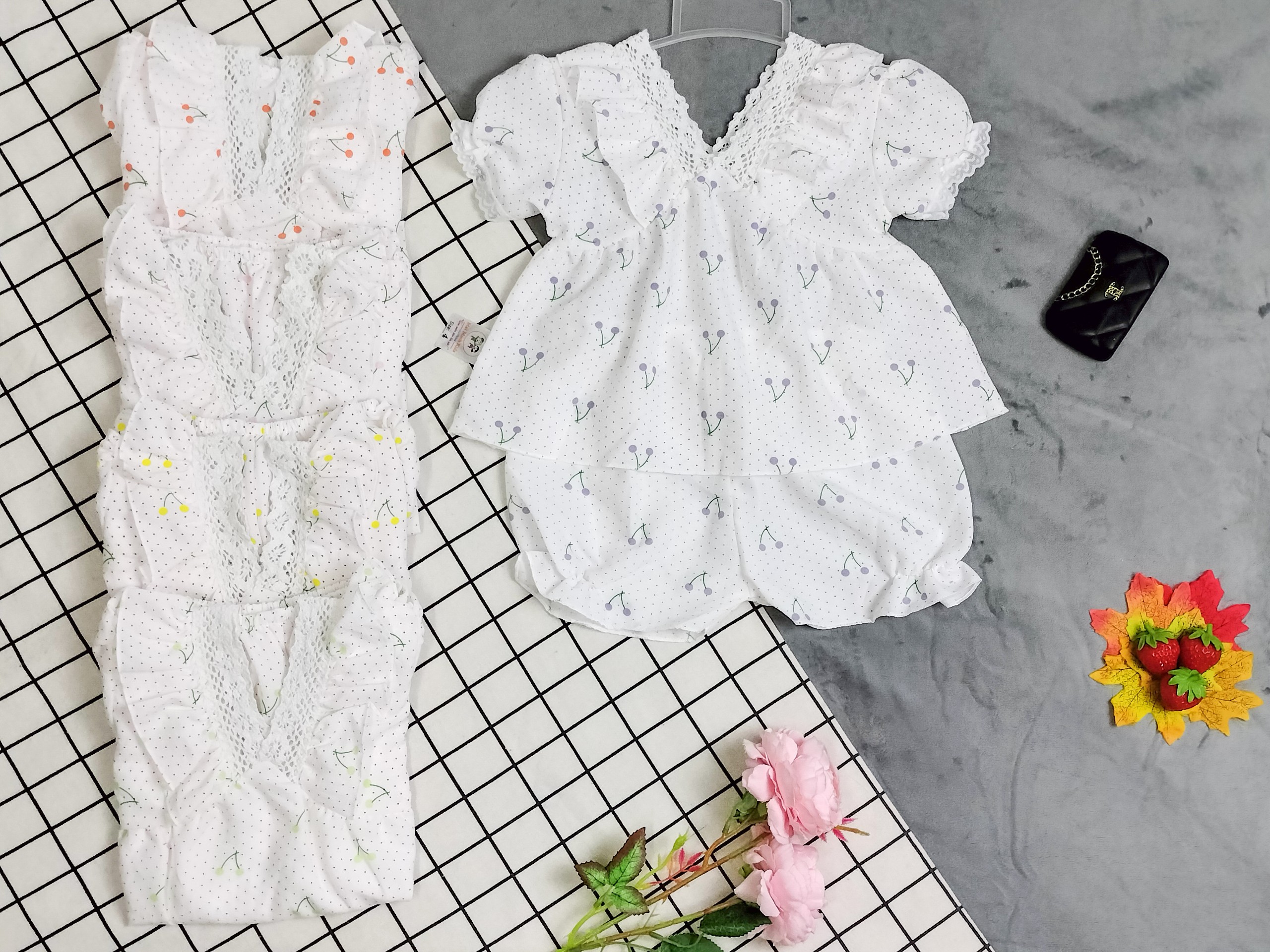 Bộ Tơ Xốp Cổ Tim Bé (giao màu ngẫu nhiên)