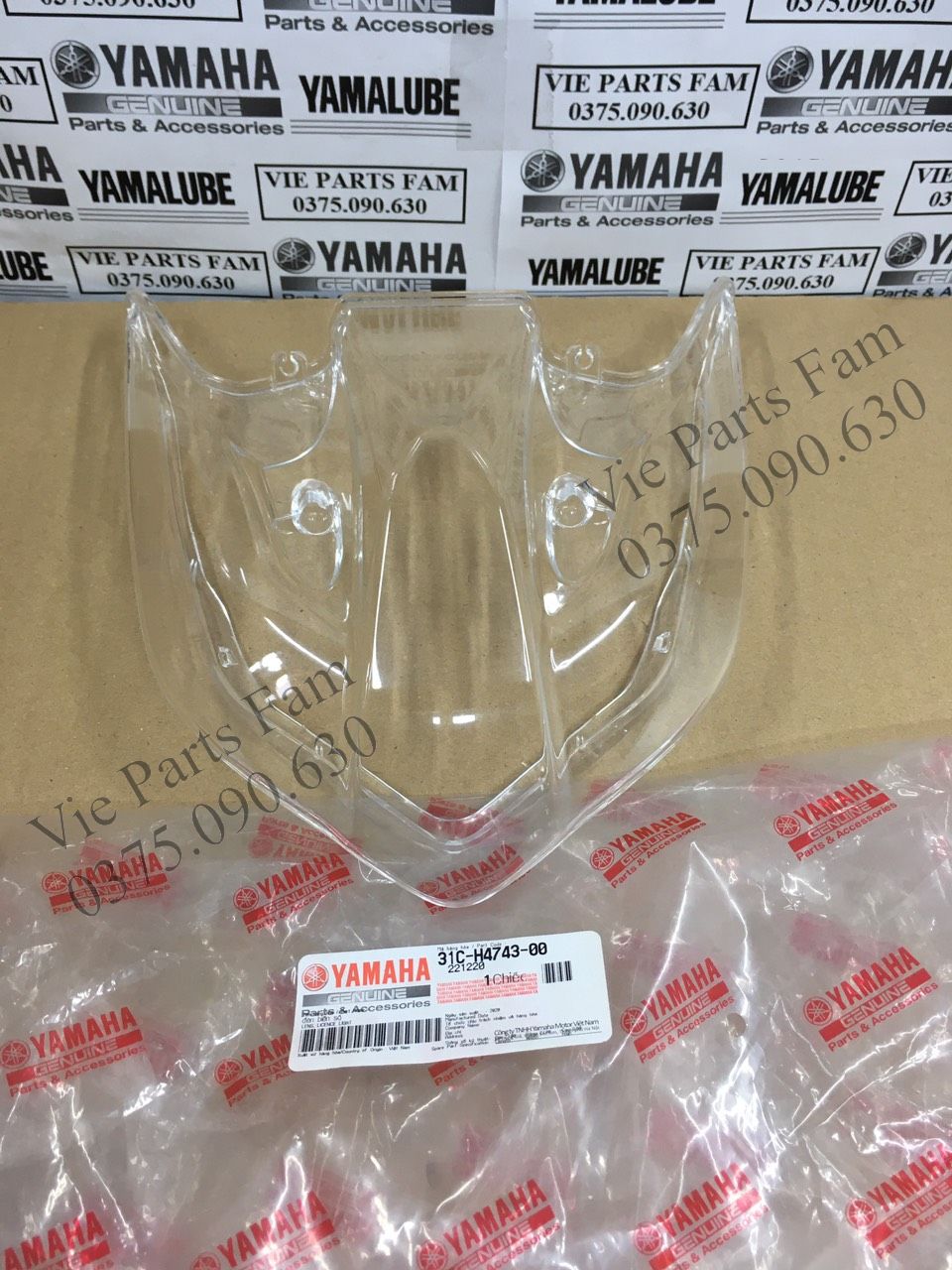 Nắp chụp đèn hậu jupiter 2010-2011-2012 jupiter gravita hàng chính hiệu yamaha motor mới 100%