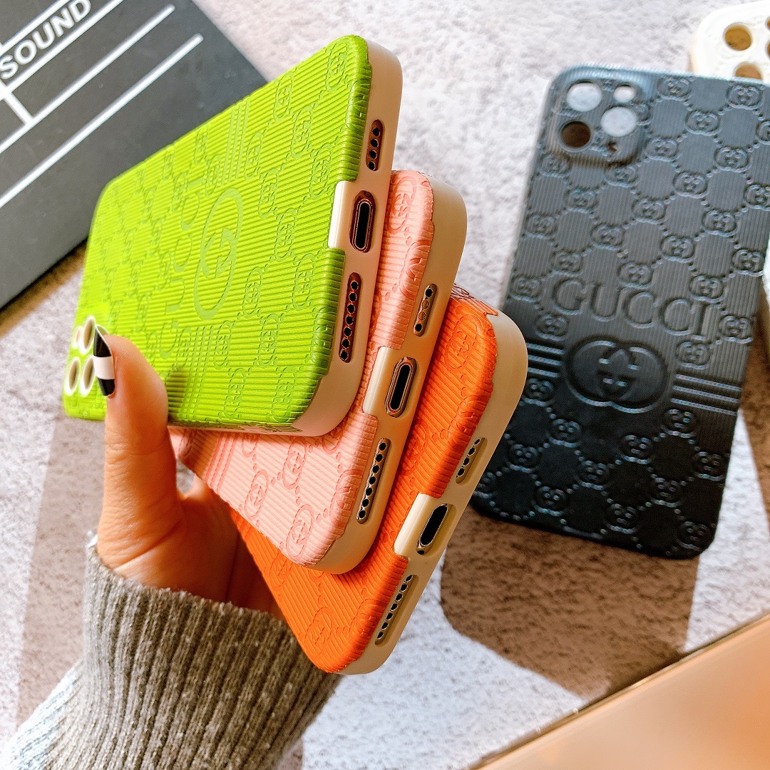 [ IPHONE ] Ốp Lưng Da Dập Nổi Full Viền Bảo Vệ Camera Gucci