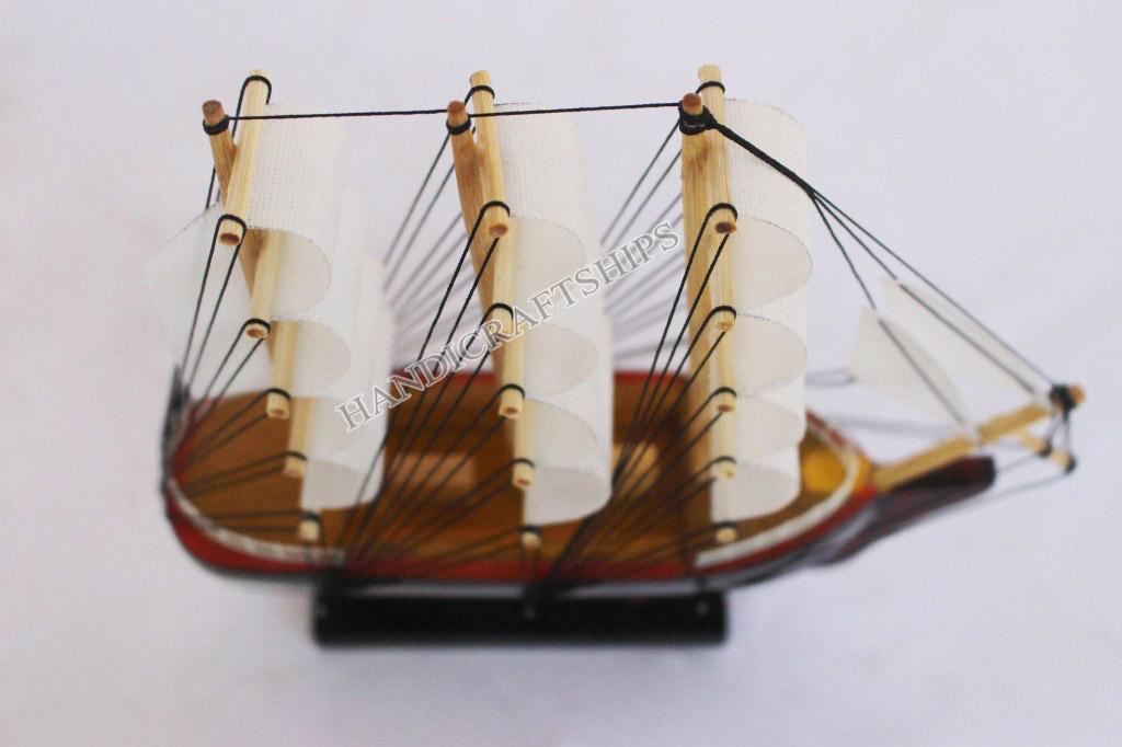 Combo 2 thuyền buồm (Màu đen size 25cm + Màu trắng size 20cm), có video thuyền thật