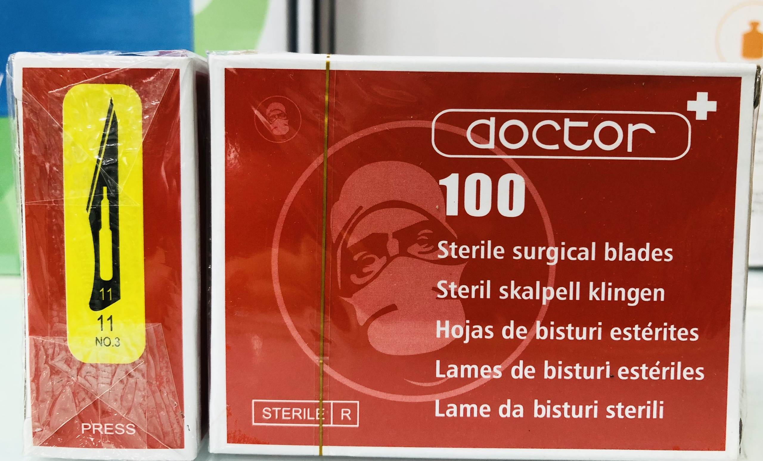 Dao mổ số 11 (hộp 100 cái), dao chích mụn