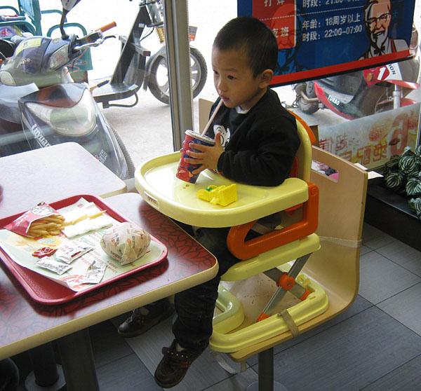 Ghế ăn dặm AB cho bé tập ăn