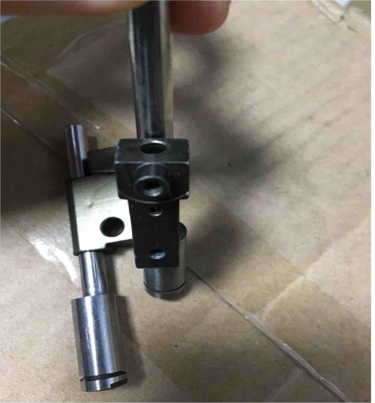trụ kim máy vắt sổ tốt JSC