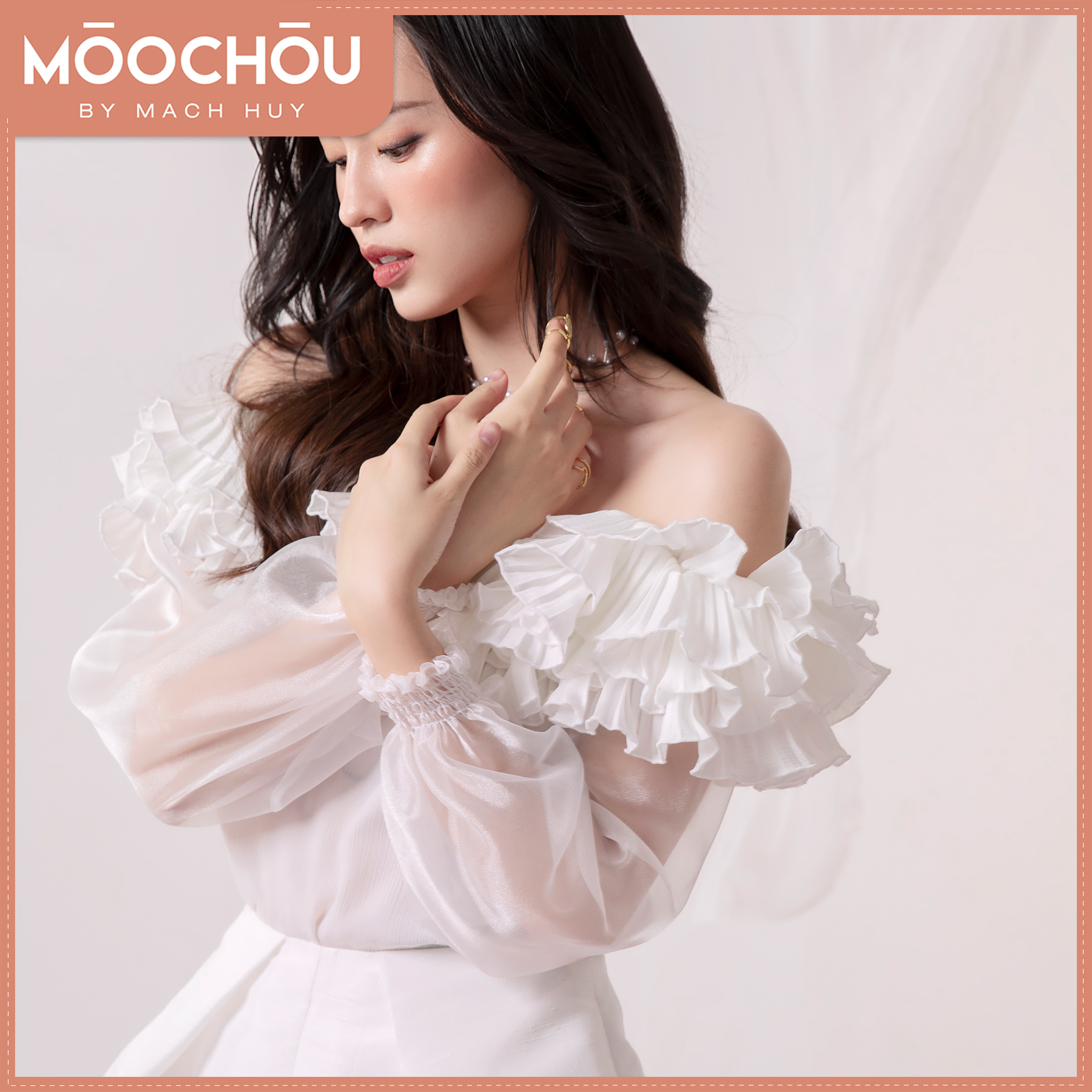 ÁO BẸT VAI BÈO DAISY TOP - MOOCHOU