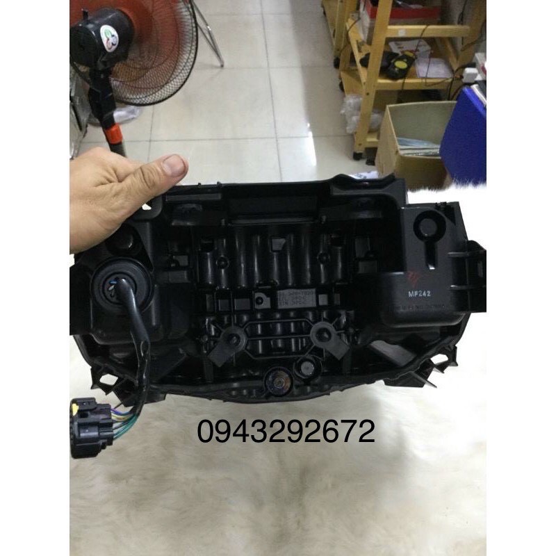 Pha đèn Winner X Honda