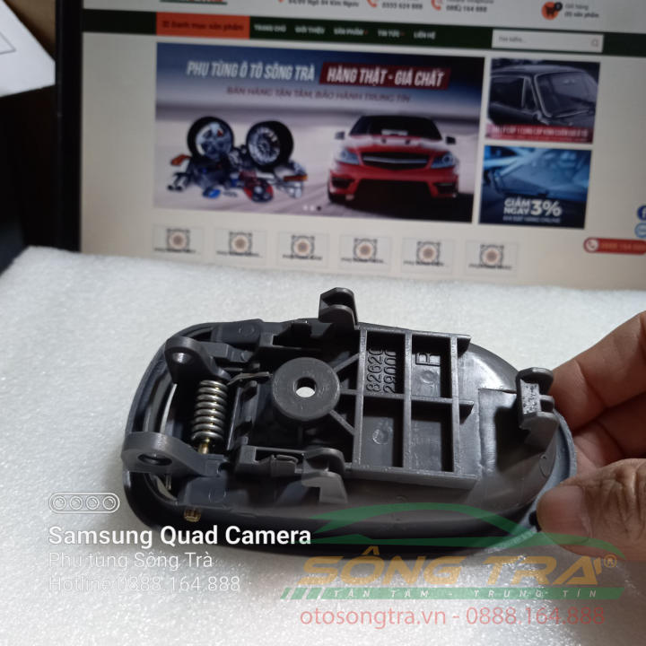 TAY MỞ CỬA TRONG KIA SPECTRA