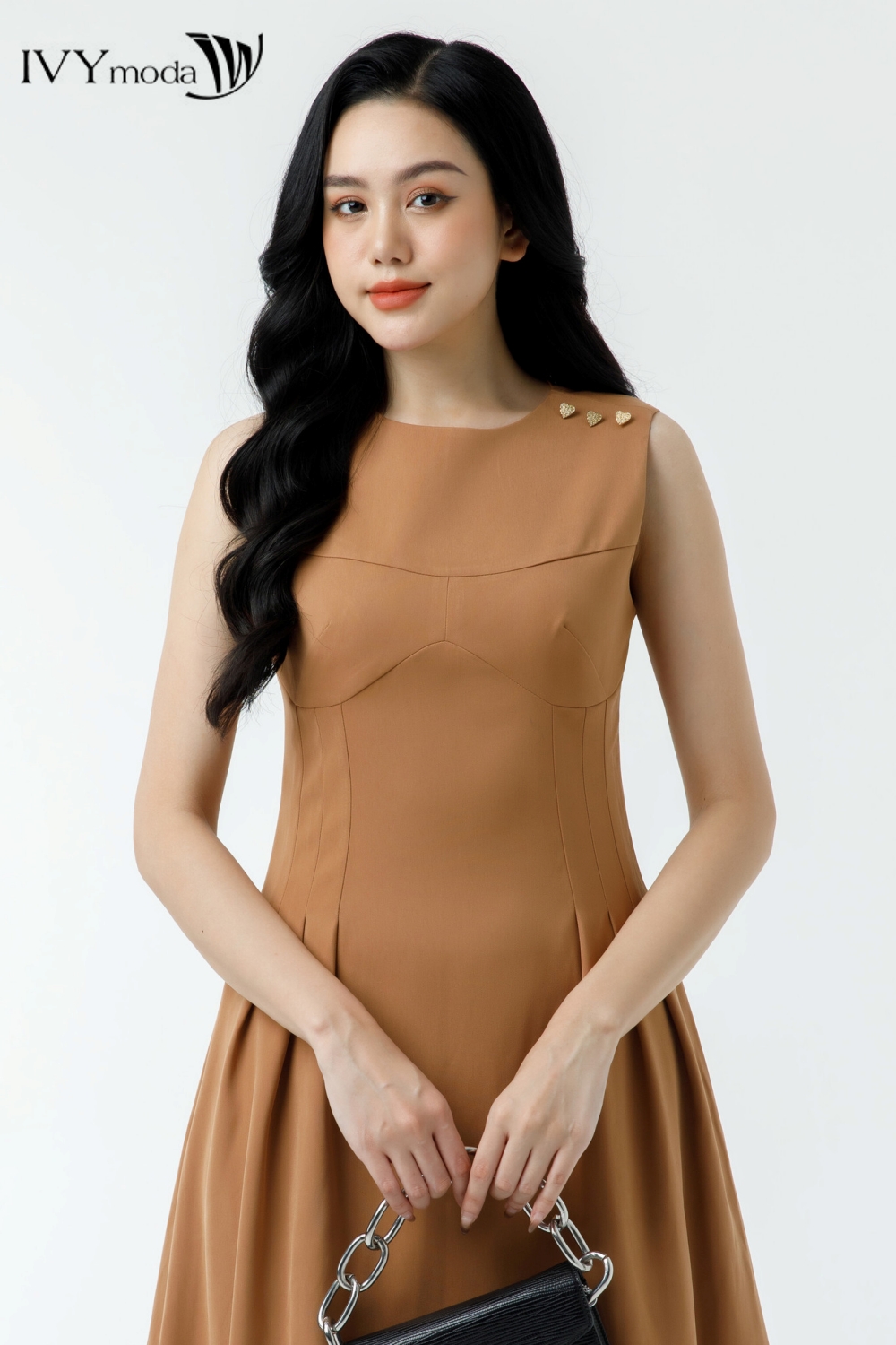 Đầm xòe vai phối phụ kiện IVY moda MS 41B9178