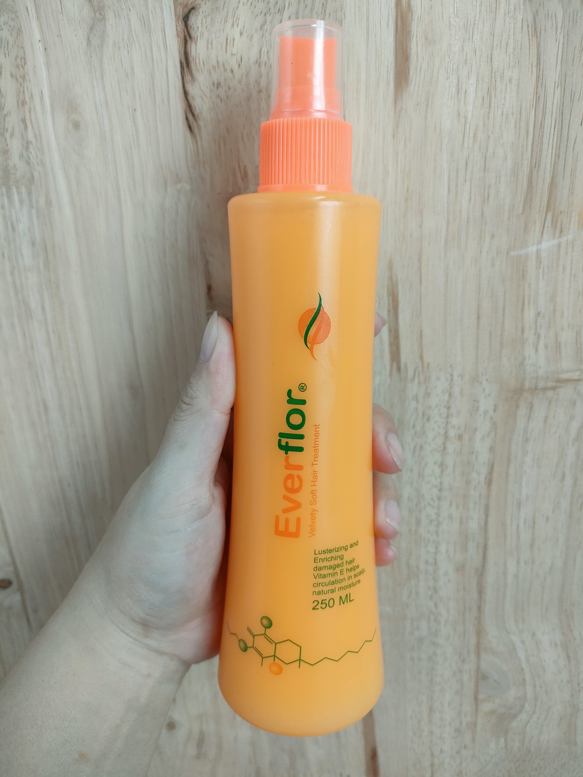 Xịt dưỡng tóc Everflor 250ml