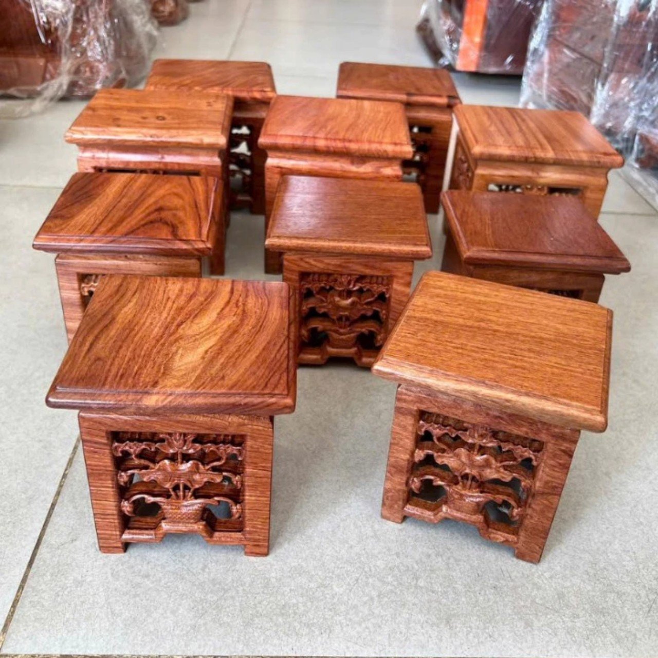 Kỷ vuông,đôn đé vuông,đế bát nhang,đôn gỗ hương chạm khắc hoa sen 4 kích thước