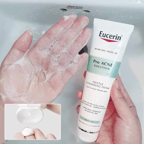 Sữa Rửa Măt Tạo Bọt Kiểm Soát Dầu Eucerin Acne-Oil Control Pro Acne Solution Soft Cleansing Foam