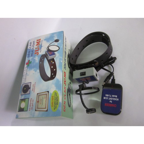 Đèn CLAR JU-MI dùng pin sạc