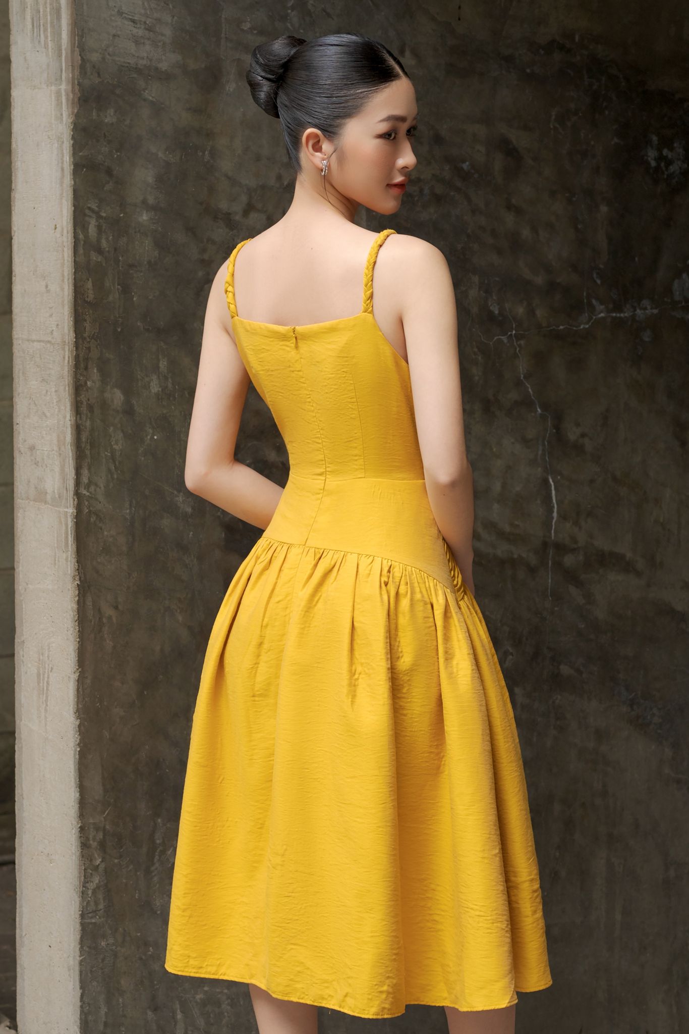 Voucher siêu sale 15% OLV - Đầm Shiny Ruched Dress