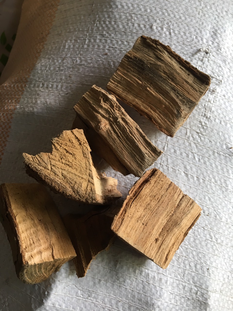 Gỗ sữa cắt khúc trồng hoa lan gói 1kg