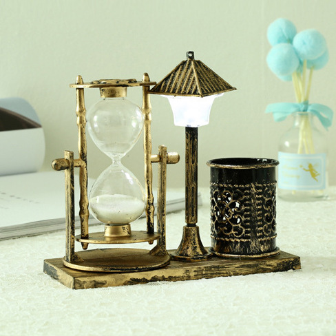 Hộp bút để bàn phong cách cổ điển (Hộp bút, đồng hồ cát, đèn)