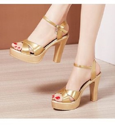 Giày cao gót hở mũi quai xéo