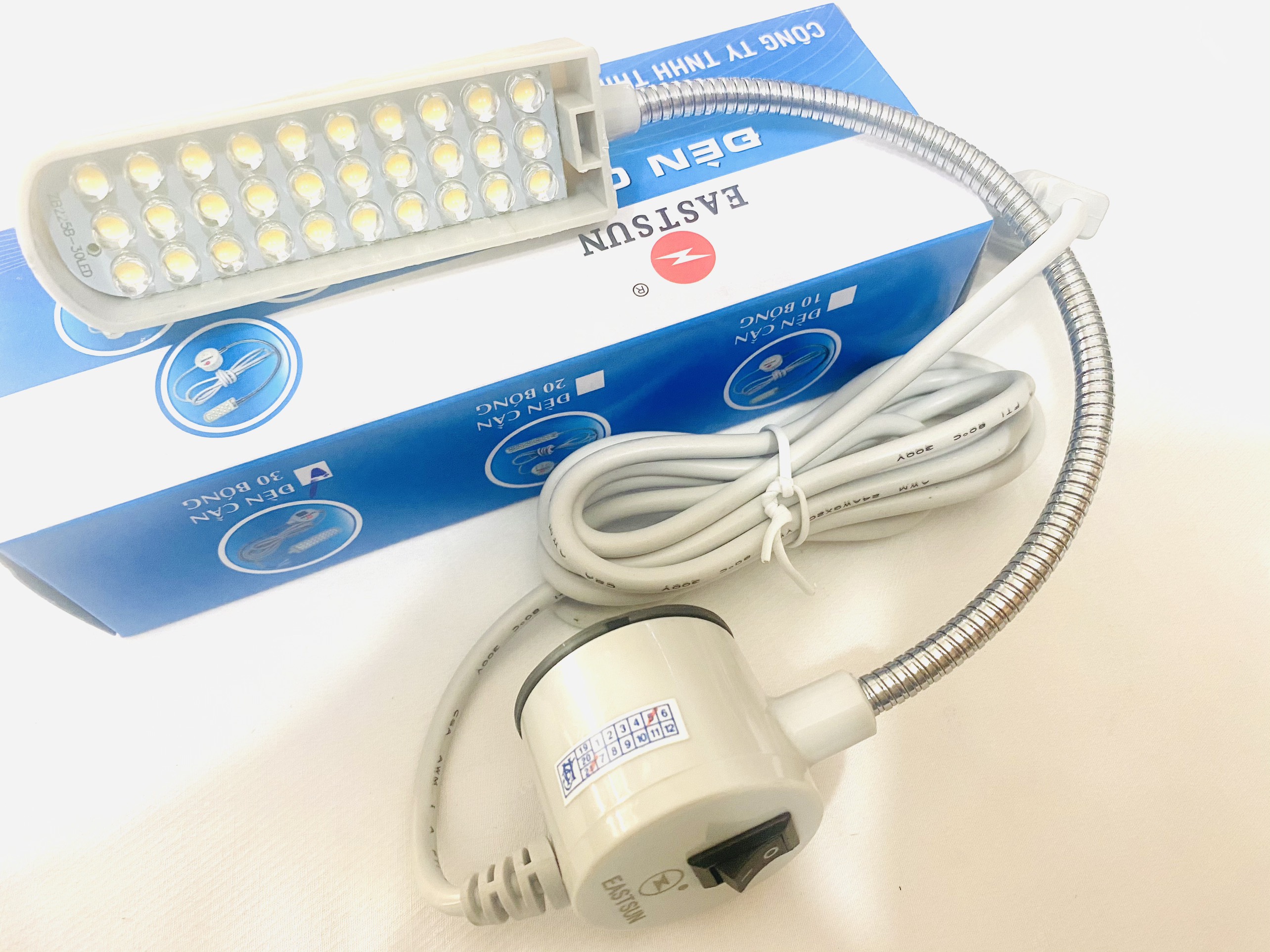 [HCM]Đèn cần máy may EASTSUN 30 bóng LED có nam châm