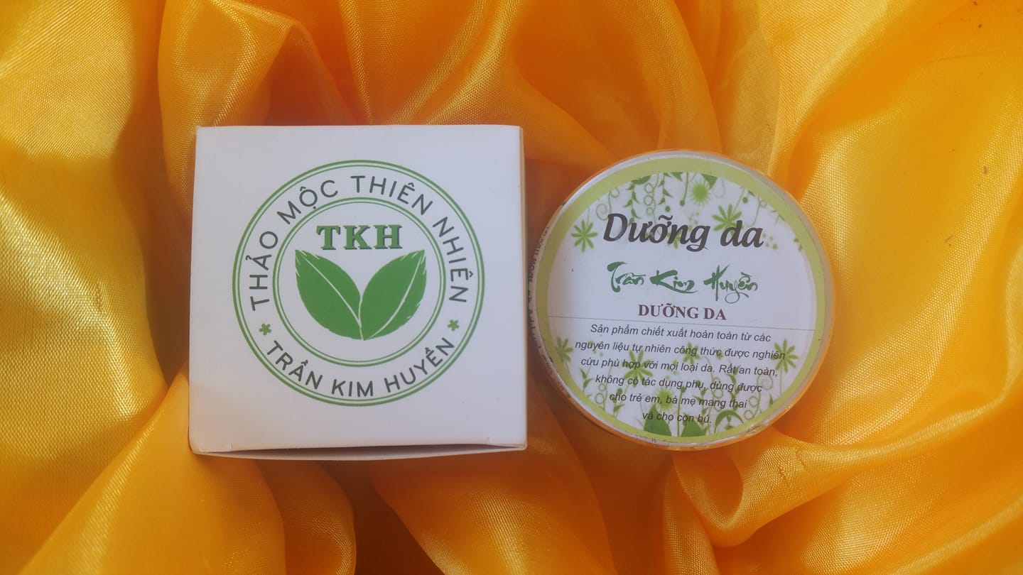 Dưỡng da Tkh trần kim Huyền