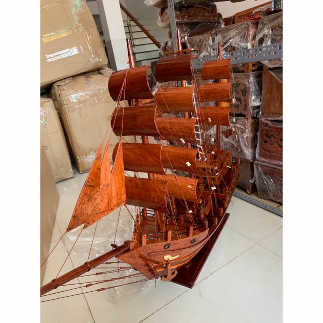 Thuyền gỗ hương - thuận buồm xuôi gió