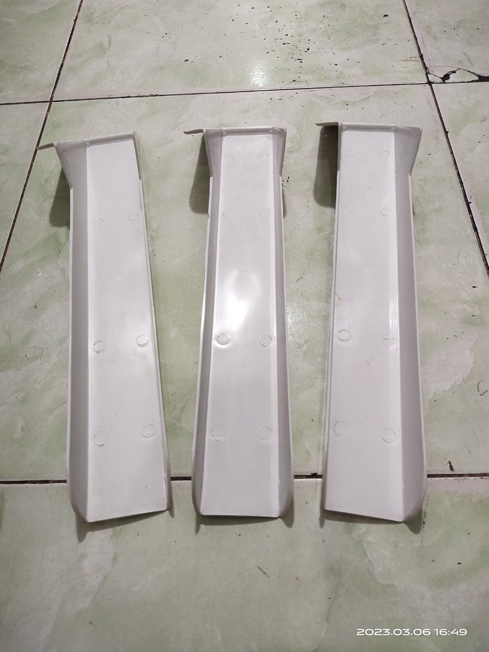 máng thu rác máy vắt sổ