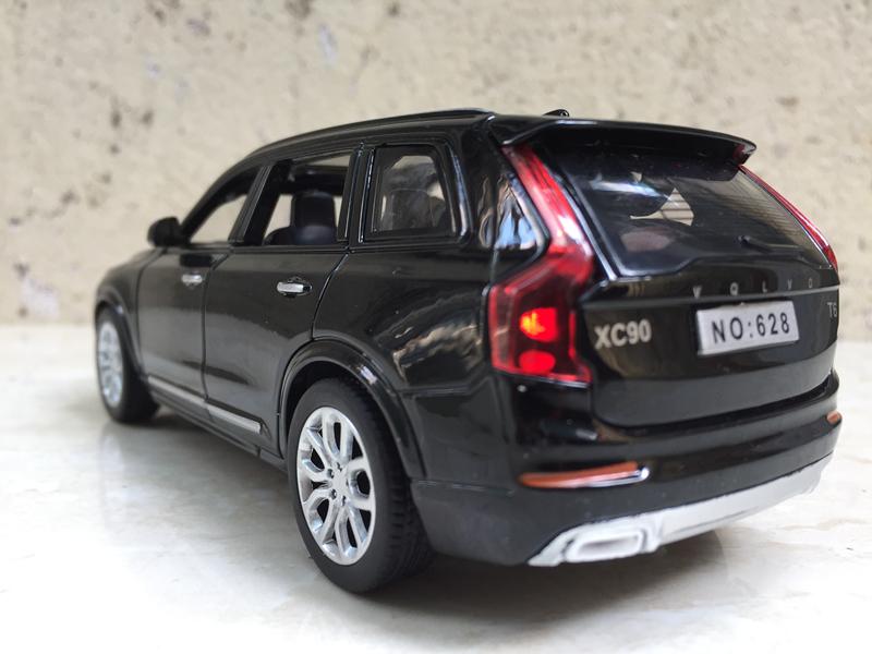 Mô hình xe Ô tô VOLVO XC90 1:32