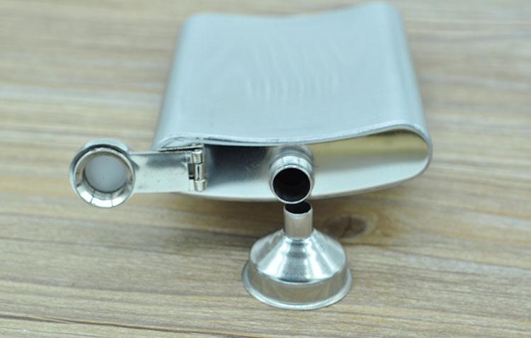 Bình đựng rượu hình chử nhật có phễu inox