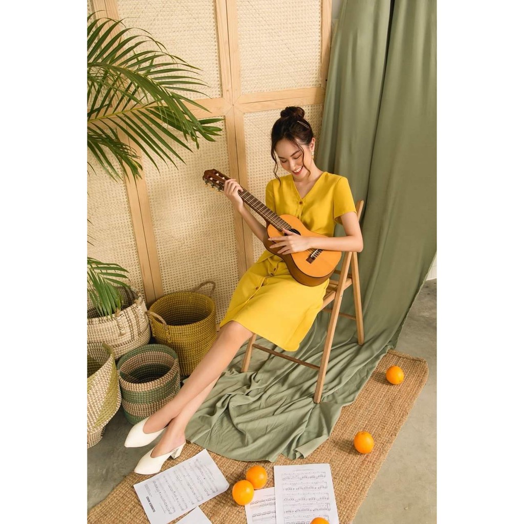 [HCM]Đầm Cotton Lụa Vàng Cột Dây Eo Năng Động