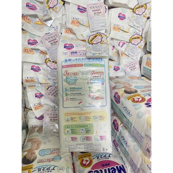Tã dán Meries size XL44 miếng cho bé từ 12-20kg