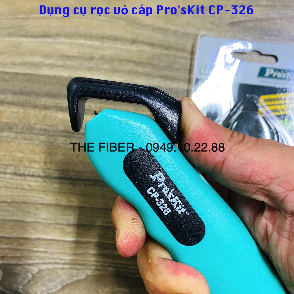 Dụng cụ rọc vỏ cáp Pro'sKit CP-326