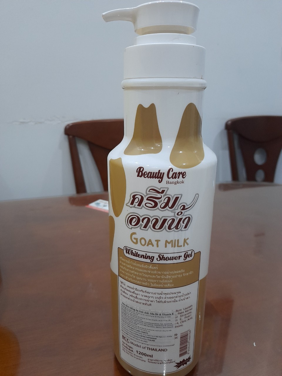 Sữa tắm bò/dê Thái Lan chai 1,2L