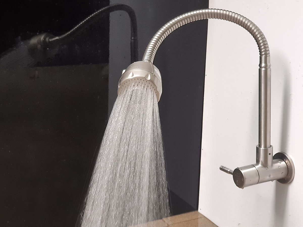 ( Có Video ) Vòi rửa chén lạnh âm tường Inox SUS 304, cần lò xo Eurolife EL-RC10 (Trắng vàng)