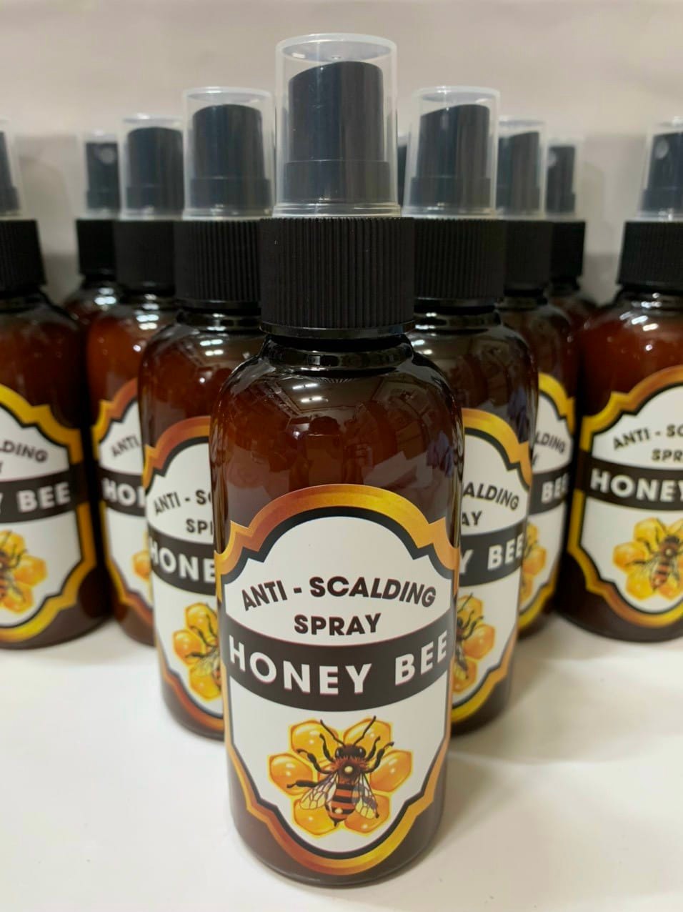 XỊT DƯỠNG CHỐNG RÁT HONEY BEE TRỢ THỦ ĐẮC LỰC CHO ACE SALON TRONG QUÁ TRÌNH TẨY, NHUỘM TÓC 150ML...