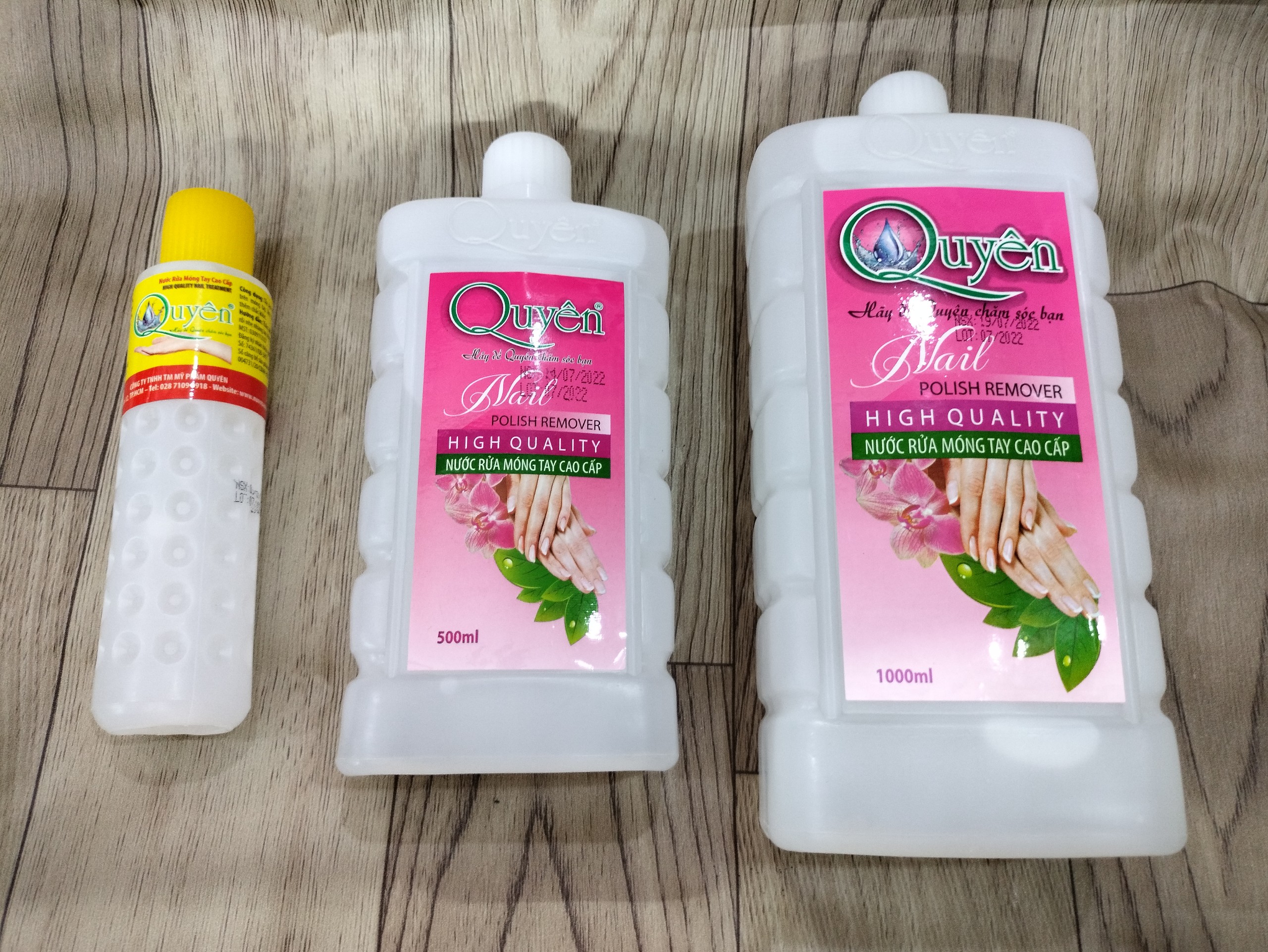 Nước rửa móng Quyên B