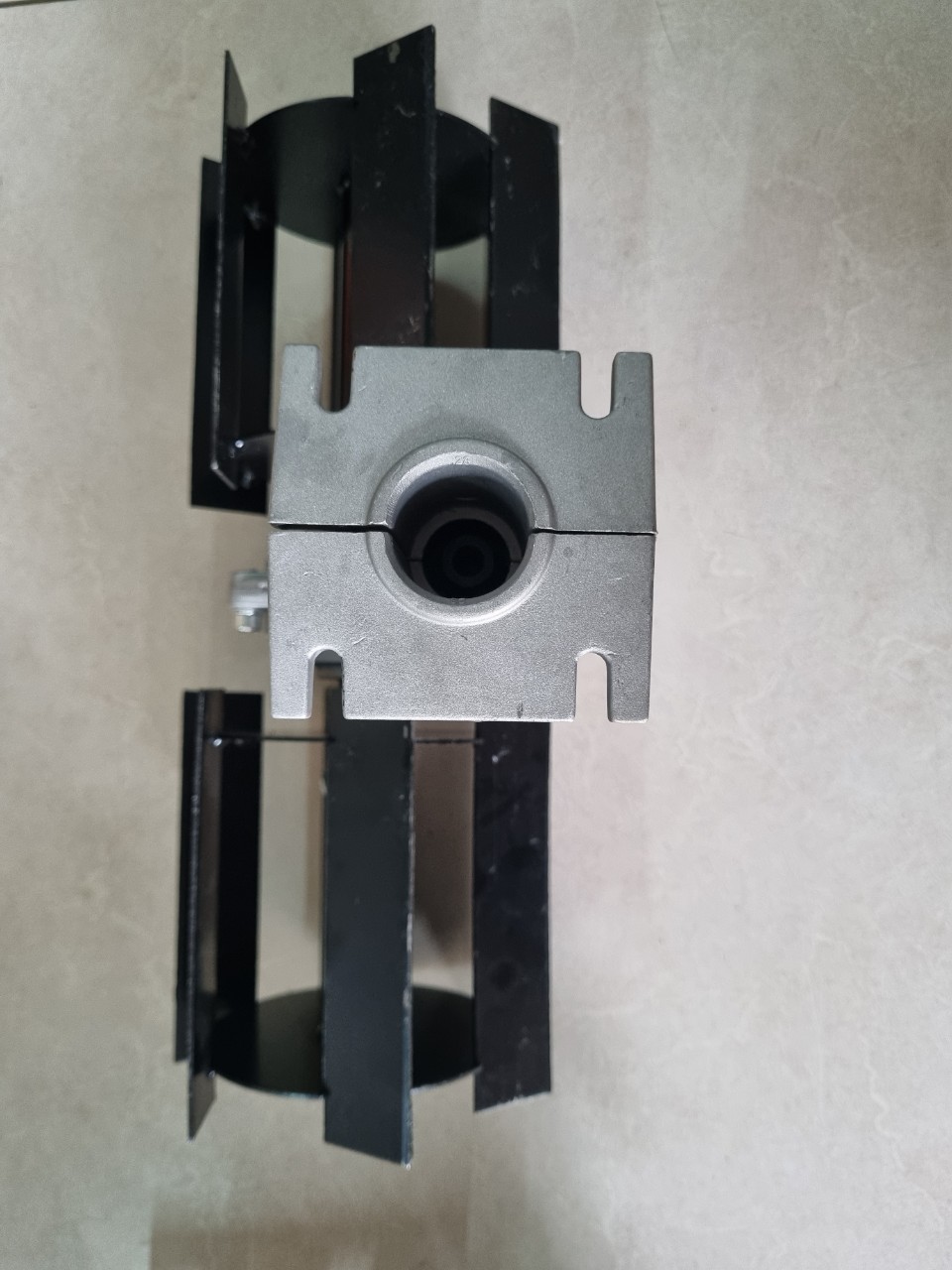 Đầu xới đất lắp máy cắt cỏ - Cánh thẳng, trục 28, 9 khía