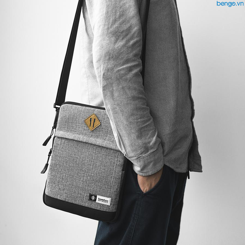 TÚI ĐEO CHÉO CHỐNG SỐC TOMTOC iPad 11inc Multi Function Shoulder Bags-A20
