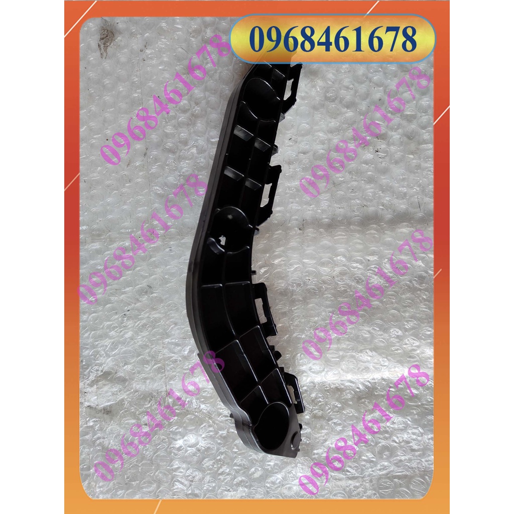 Nẹp cài ba đờ sốc trước Innova 12-15 (Phe cài, nẹp cài cản)