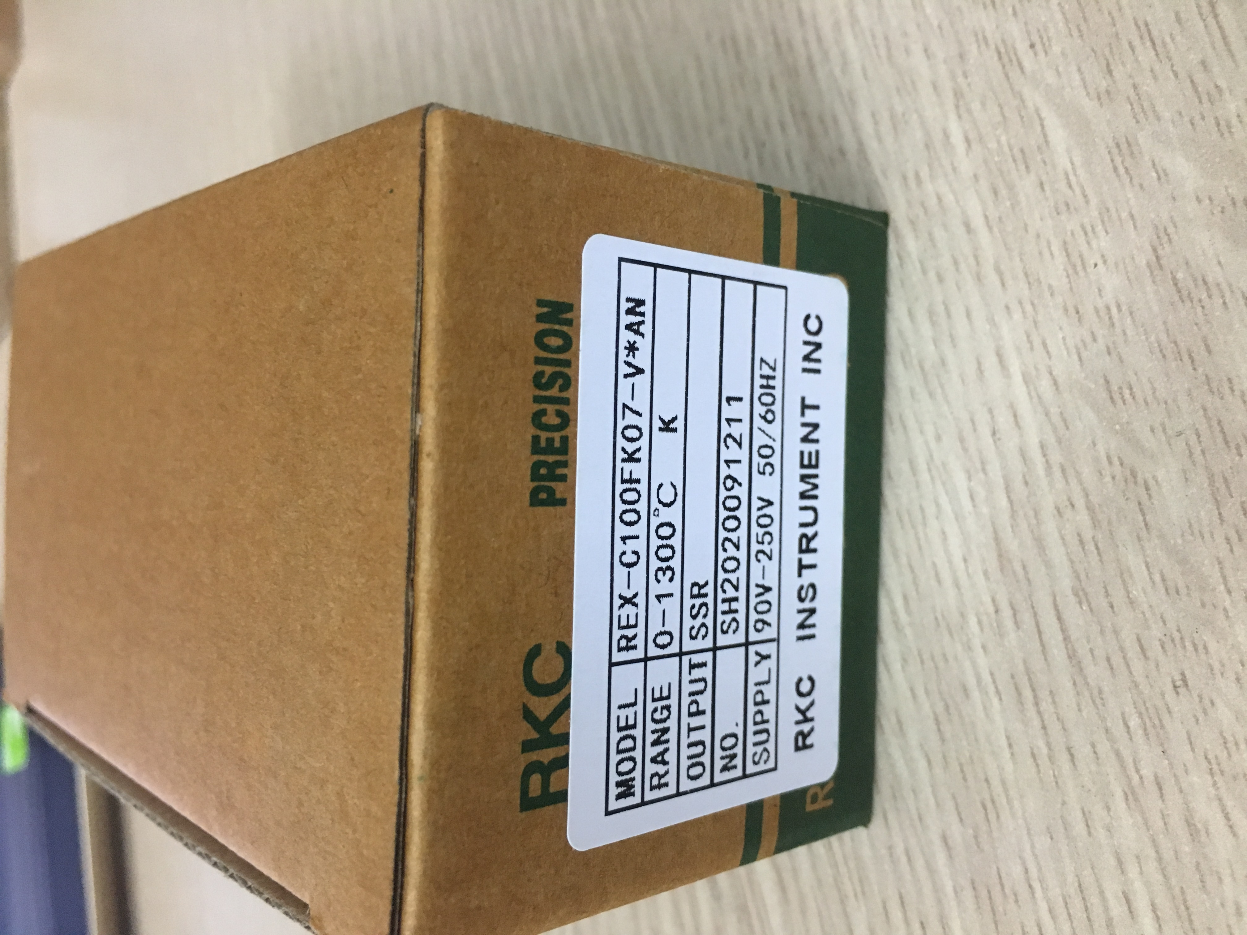 Đồng hồ nhiệt độ RKC REX-C100