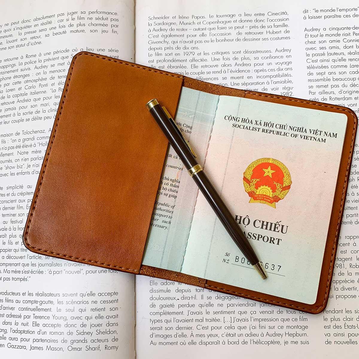 Vỏ bao da bảo vệ cho Hộ chiếu Passport - Vỏ bao da thật - Đồ da handmade by DTLeather S5