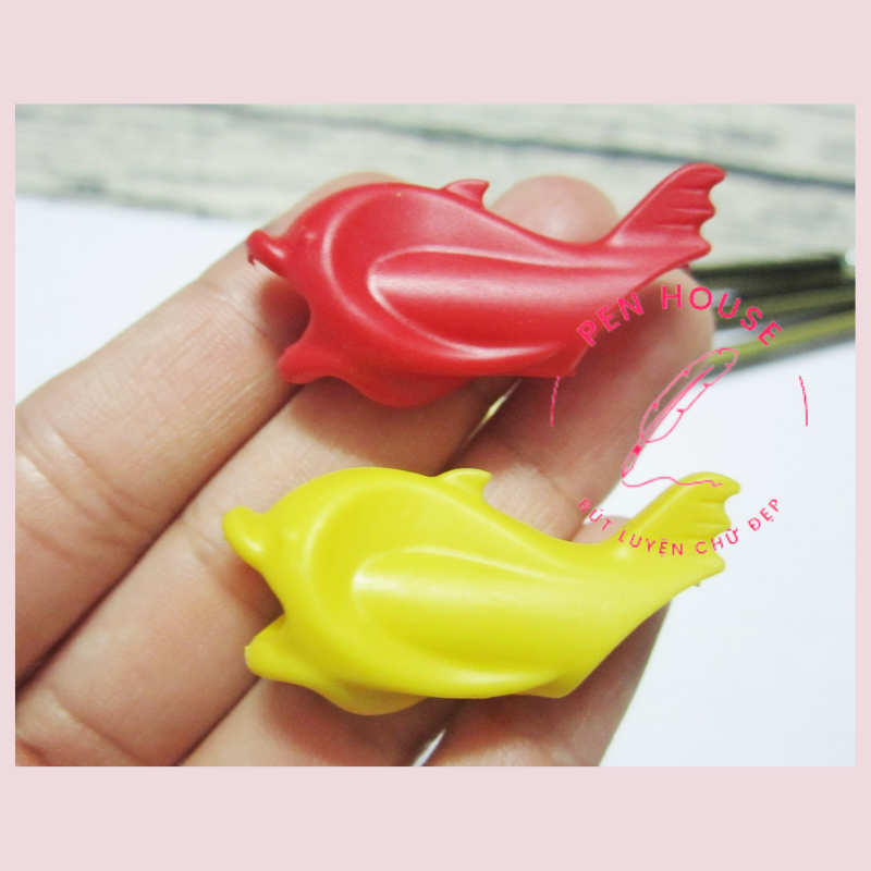 Cá định vị tay cầm tập viết cho bé