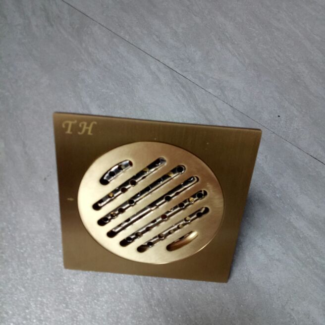 Thoát sàn ngăn mùi đồng mặt 12cm × 12cm cao cấp