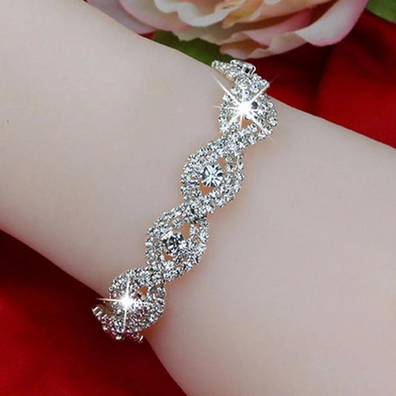 Vòng tay đá pha lê lấp lánh tôn da sáng thanh lịch thời trang