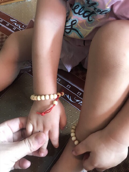 Vòng Dâu Tằm Cho Bé giúp bé ngủ ngon, ngủ sâu giấc